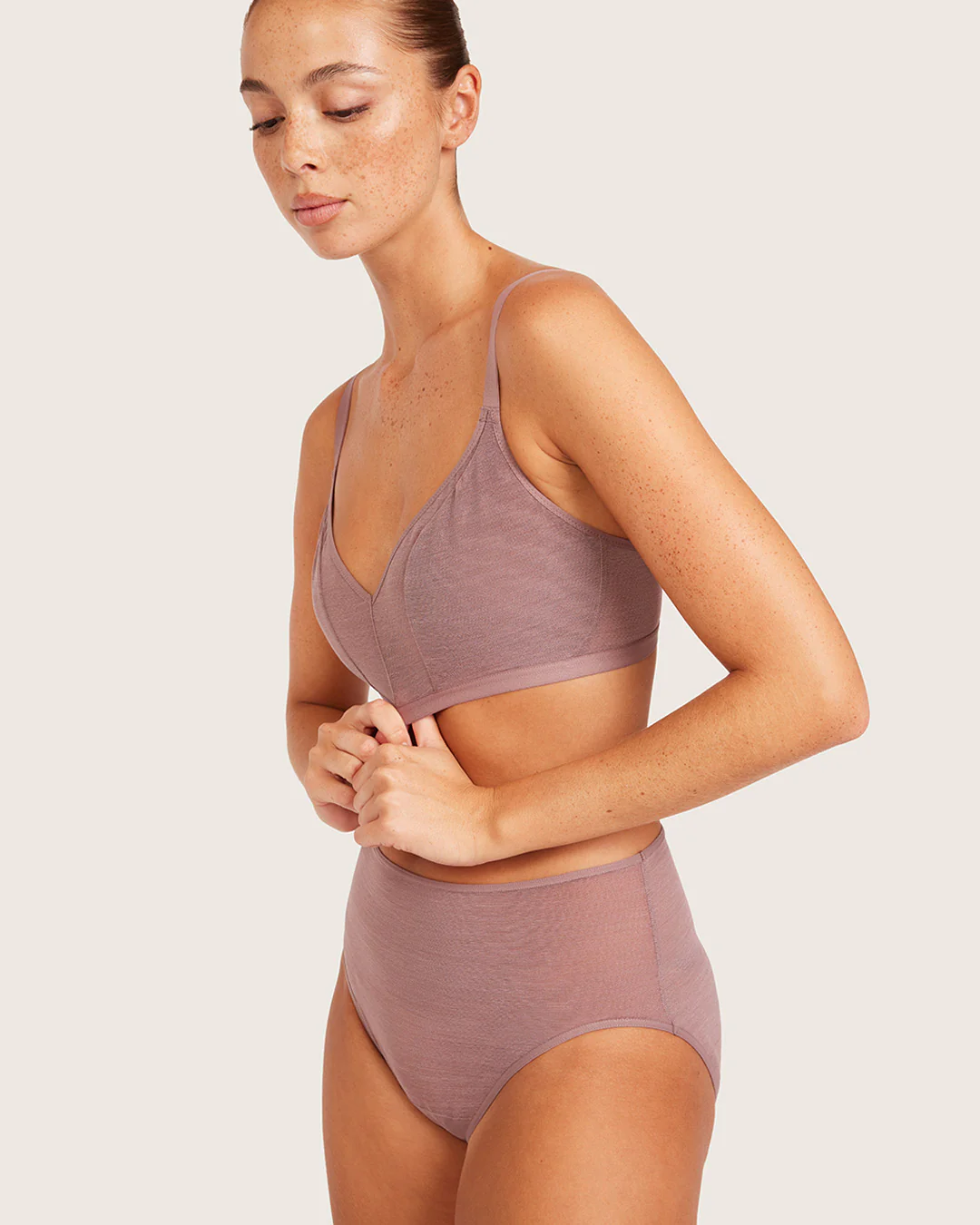 FreeMesh Crop Bralette - Mauve - Image 13