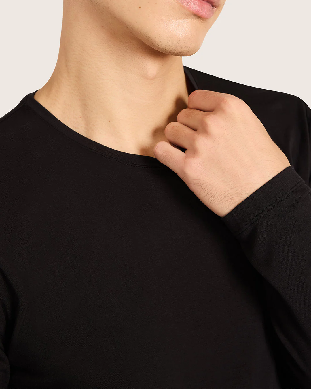 Men's Base Layer Long Sleeve Crew Neck T-Shirt - Black - Image 4
